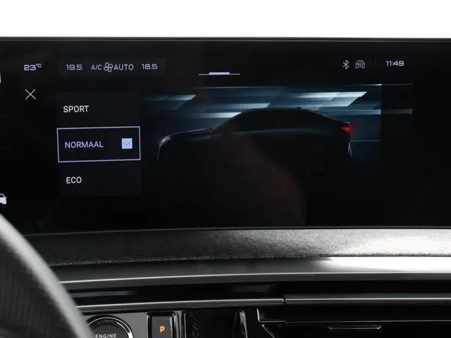 Peugeot e-3008