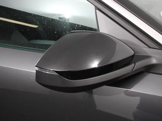 Peugeot e-3008
