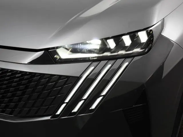 Peugeot e-3008