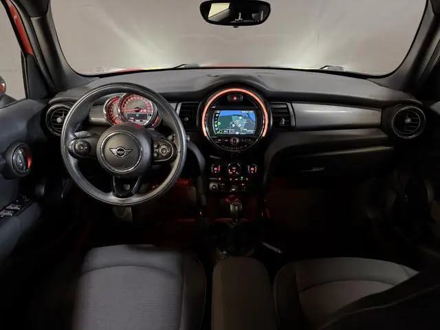 MINI 5-Deurs 1.5 Cooper Pepper | Keyless | Dealeronderhouden | All-Season