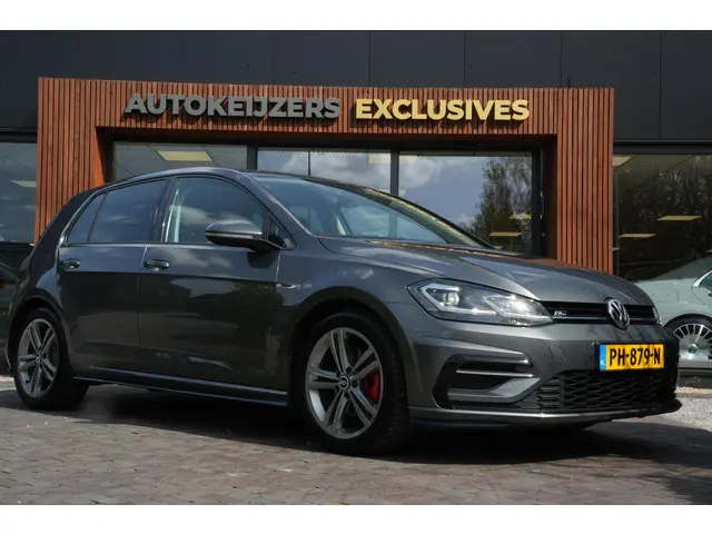 Volkswagen Golf 1.4 TSI Highline R-line ext, Digitale dash Botsherkenning Hillhold Adaptive cruise P...