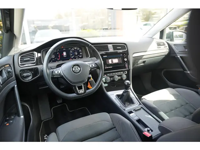 Volkswagen Golf 1.4 TSI Highline R-line ext, Digitale dash Botsherkenning Hillhold Adaptive cruise P...