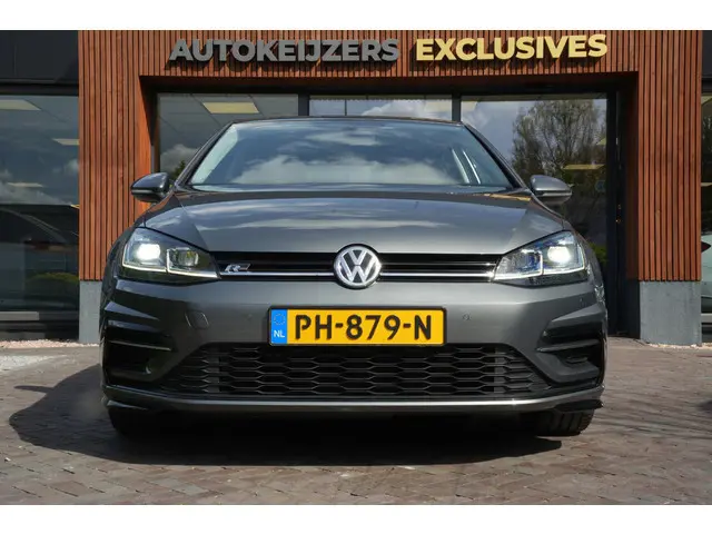 Volkswagen Golf 1.4 TSI Highline R-line ext, Digitale dash Botsherkenning Hillhold Adaptive cruise P...