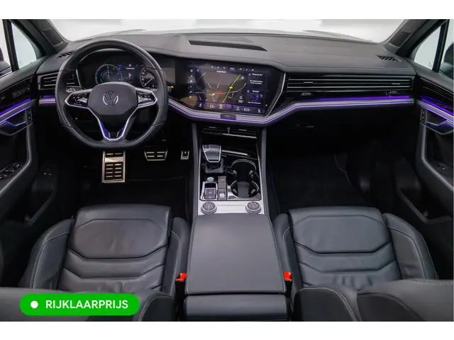 Volkswagen Touareg 3.0 TSi 4MOTION R-line 462 PK  | Panoramadak | Luchtvering | Leer | Travel Assist...