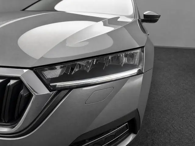 Skoda Octavia Combi 1.0 e-TSI 110pk DSG Business Edition ·Trekhaak Wegklapbaar· Apple/Android Car Pl...