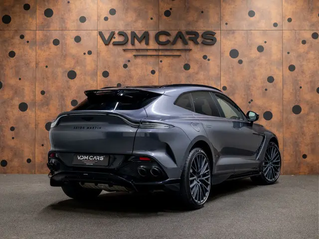Aston Martin DBX