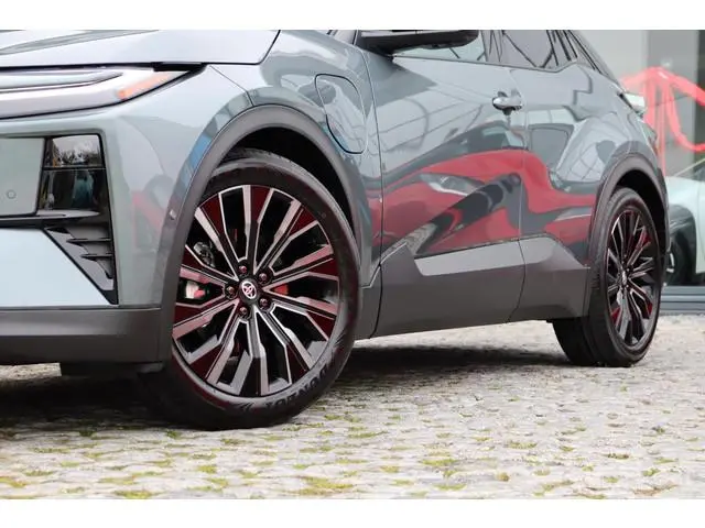 Toyota C-HR+