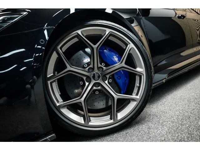 Audi RS6 Avant RS6 TFSI quattro | Audi Exclusive | Eventuri | Keramisch | B/O 3D | Pano |