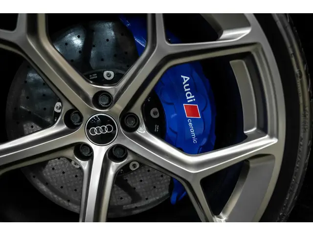 Audi RS6 Avant RS6 TFSI quattro | Audi Exclusive | Eventuri | Keramisch | B/O 3D | Pano |