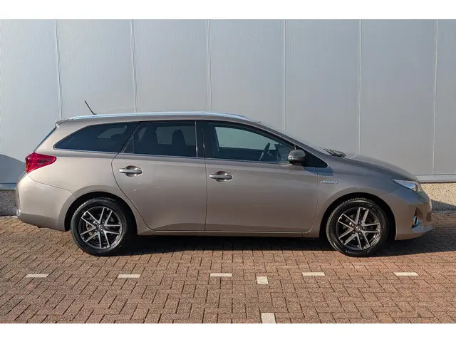 Toyota Auris Touring Sports 1.8 Hybrid Dynamic