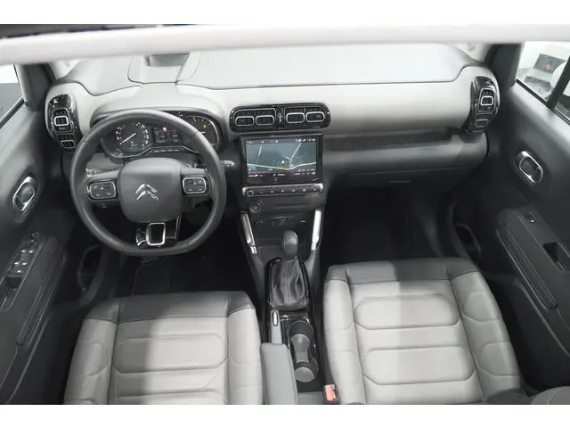 Citroen C3 Aircross PureTech 130 EAT6 Shine | Schuif-/Kanteldak | Camera | Dodehoekdetectie | Head-U...