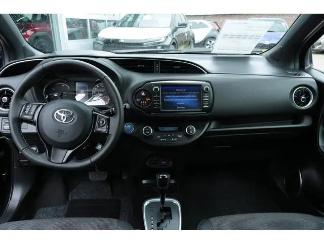 Toyota Yaris 1.5 Hybrid Executive , Achteruitrij camera, cruise control, Climate controle, Dealer on...