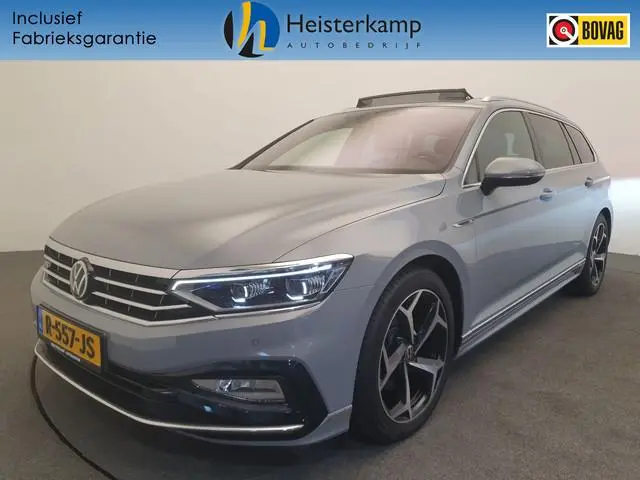 Volkswagen Passat Variant 1.5 TSI 150pk DSG/AUT R-Line Business + Panoramadak, Trekhaak, Camera