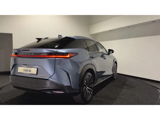 Lexus RZ