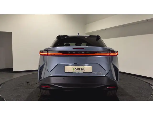 Lexus RZ