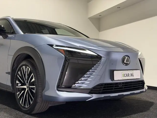 Lexus RZ