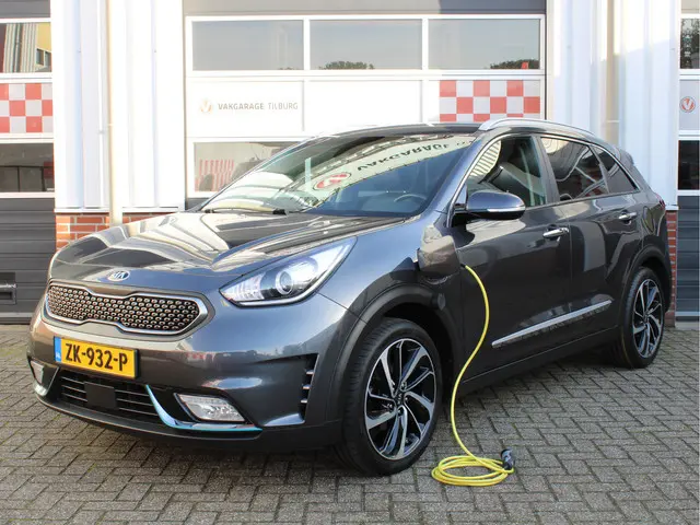 Kia Niro 1.6 GDi PHEV DynamicPlusLine 1e Eig/AdaptiveCruise/Camera/Volleder/Stoelverw/Climate/18 inc...