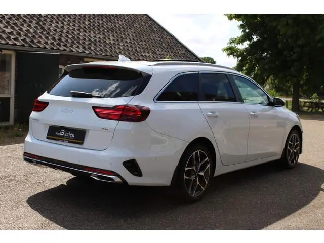 Kia Ceed Sportswagon 1.6 GDI PHEV PREMIUM NW TYPE PANO LEER LED NAVI 69000KM!!!