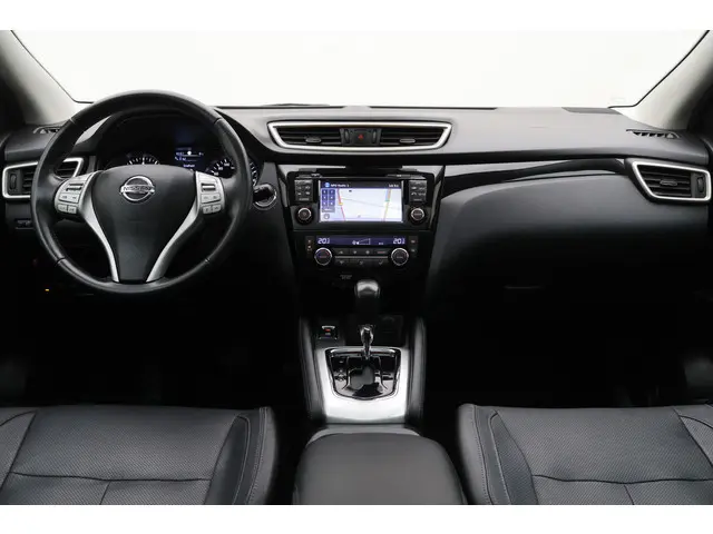 Nissan Qashqai 1.2 Tekna 360° Camera, Panoramadak, Cruise, Stoelverwarming, Trekhaak, PDC, 19''