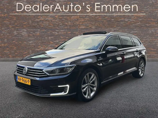 Volkswagen Passat Variant 1.4 TSI GTE LEDER PANODAK LMV NAVI CRUISE