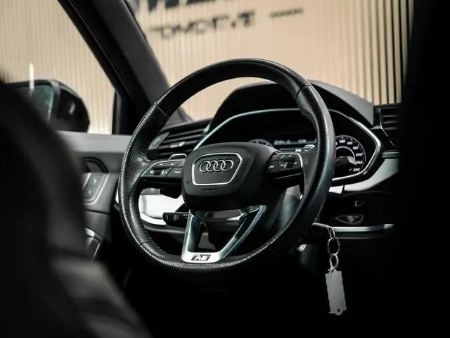 Audi RSQ3