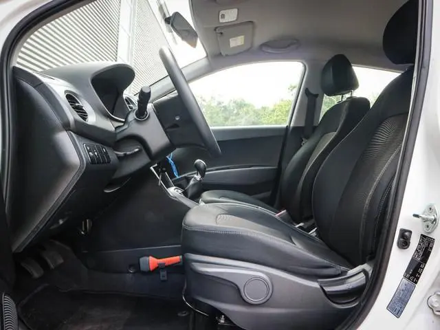 Hyundai i10 1.0i Comfort Airco | Cruise | Audio | Elektrische ramen | Trekhaak |