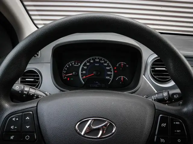 Hyundai i10 1.0i Comfort Airco | Cruise | Audio | Elektrische ramen | Trekhaak |