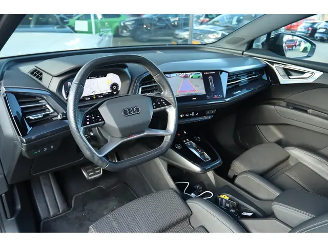 AUDI Q4 E-TRON 35 S EDITION 55 KWH S-LINE ORIG NL | ADAPT. CRUISE | CAMERA | VIRT. COCKPIT | CARPLAY...