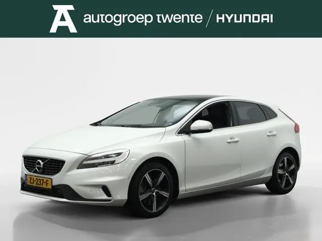Volvo V40 1.5 T3 Polar+ Sport | Navigatie | StoelVerwarming | Camera | Cruise |