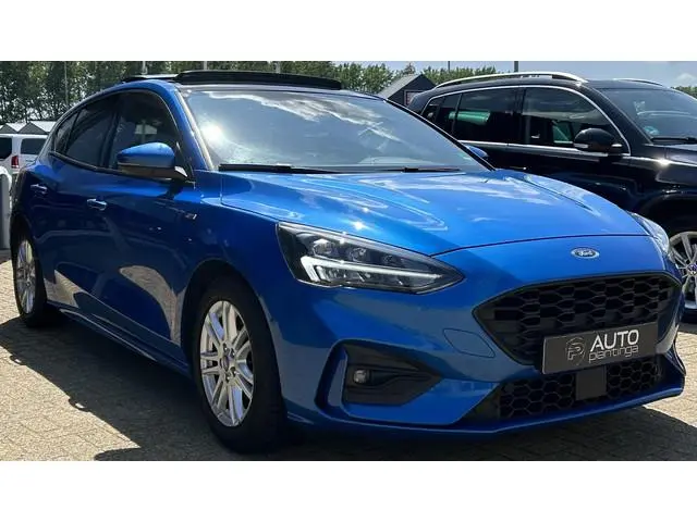 Ford Focus 1.0 EcoBoost ST Line Business | 2e Eigenaar | NL AUTO | PANO | Nieuw 18 Inch Velgen + Nie...