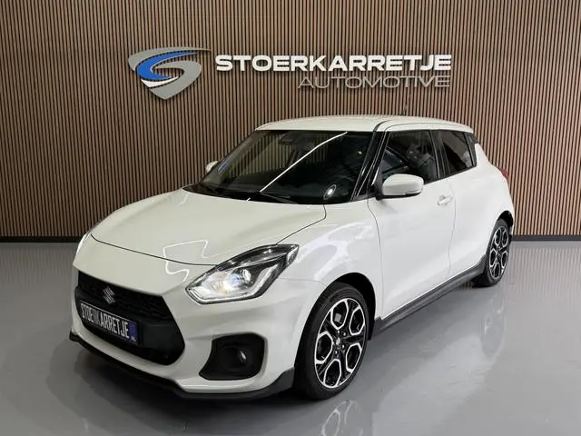 Suzuki Swift 1.4 Sport Smart Hybrid Navi | 17" | Carplay | Camera | Stoelverwarming | ACC | Dodehoek...