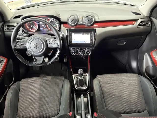 Suzuki Swift 1.4 Sport Smart Hybrid Navi | 17" | Carplay | Camera | Stoelverwarming | ACC | Dodehoek...