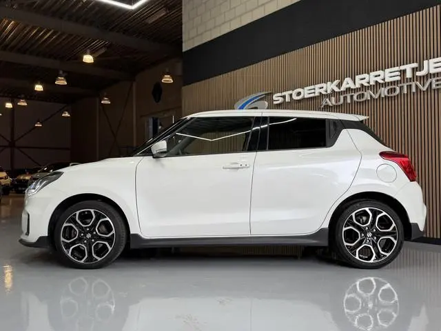Suzuki Swift 1.4 Sport Smart Hybrid Navi | 17" | Carplay | Camera | Stoelverwarming | ACC | Dodehoek...