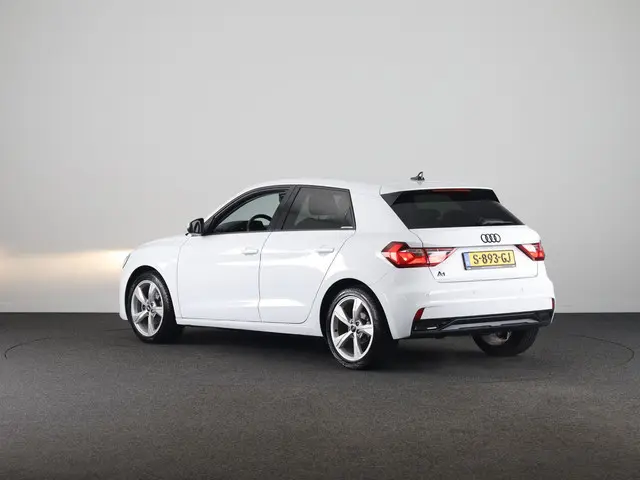 Audi A1 Sportback 30 TFSI Pro Line 110pk | S-line interieur | Climatronic | 17 inch lichtmetalen vel...