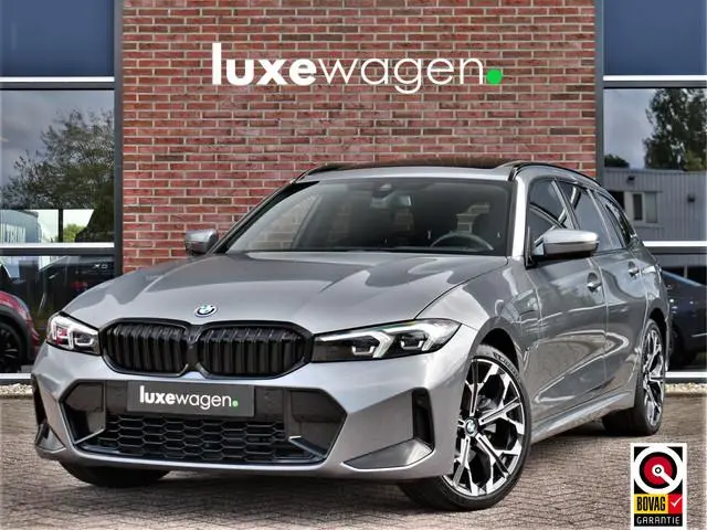 BMW 3-serie Touring 330e xDrive M-Sport Pano El-zetels HUD 360-cam LCI-2
