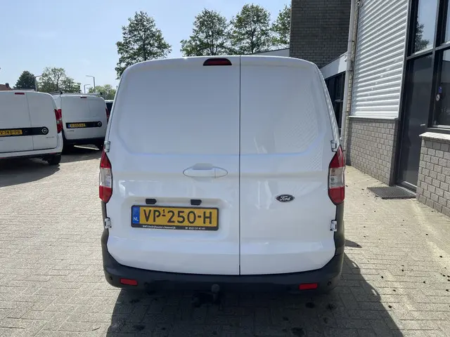 Ford Transit Courier