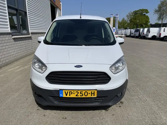 Ford Transit Courier