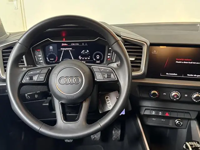Audi A1 Sportback 30 TFSI 110pk Pro Line Navigatie MMi plus Airco Cruise control Instap verlichting...