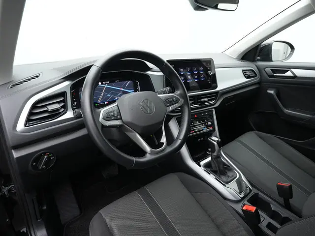 Volkswagen T-Roc 1.5 TSI 150 pk DSG Life | Navigatie | Adaptive Cruise | Parkeersensoren voor/achter...