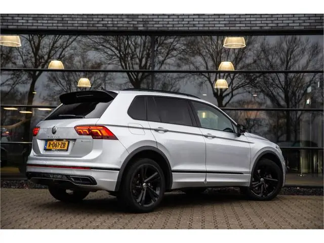 Volkswagen Tiguan 1.4 TSI eHybrid R-Line Business+ , Panoramadak, Adap. cruise, Stoel/Stuurverwarmin...