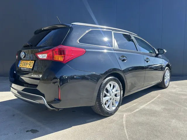 Toyota Auris Touring Sports 1.8 Hybrid 1e EIGENAAR PANO DAK CAMERA NAVI CRUISE ECC