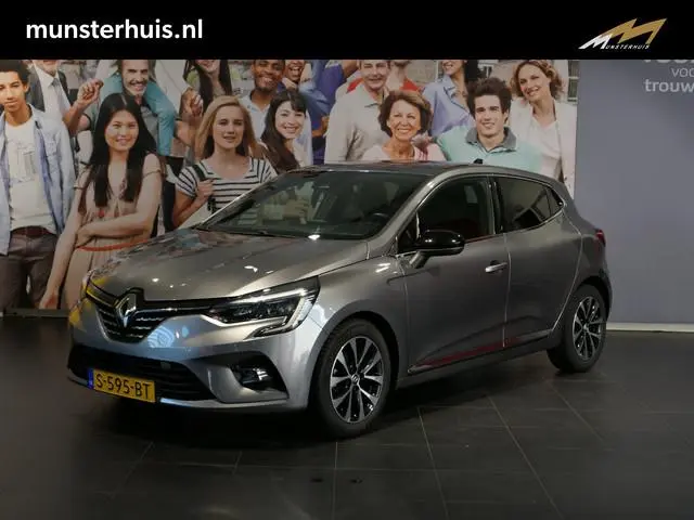 Renault Clio 1.0 TCe 90 Techno *Dealer onderhouden!* - Dodehoek - Groot scherm - Camera