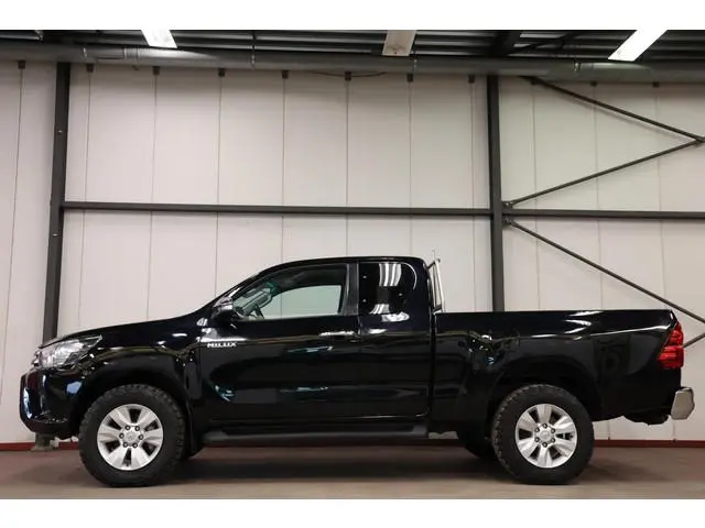 Toyota HiLux 2.4 D-4D-F Xtra Cab 4X4 MET 3500KG TREKVERMOGEN