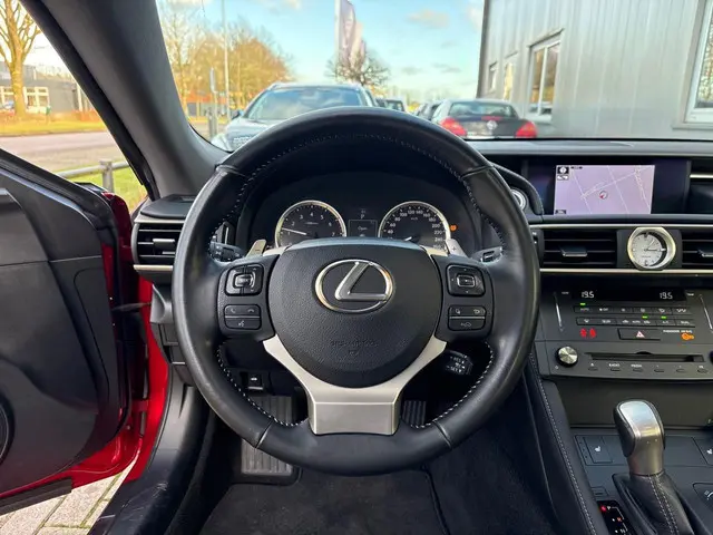 Lexus RC