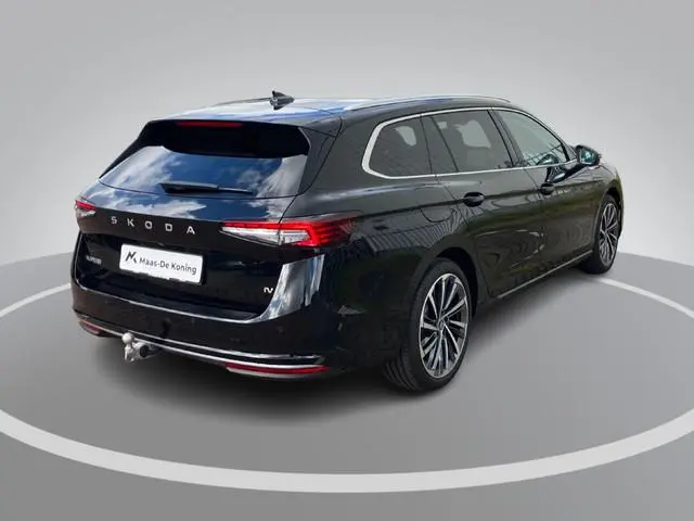 Skoda Superb 1.5TSI 150kW/204PK PHEV Laurin & Klement DSG · Panoramadak · Leder · Trekhaak · 360°Cam...