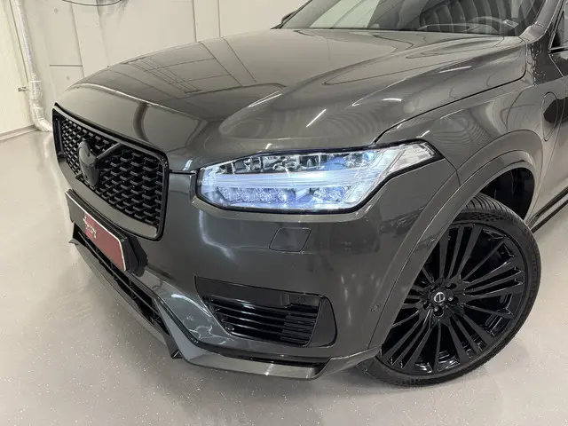 Volvo XC90 T8 Recharge AWD R-Design PANO/LUCHTVERING/B&W/SOH 100%/TREKHAAK/22"BLACK/HEAD-UP/MASSAGE+...