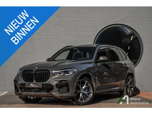 BMW X5 xDrive45e High Executive M-sport, trekhaak, panoramadak, stoelverwarming, comfort stoelen