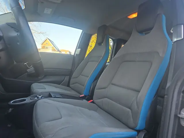 BMW i3 Basis Comfort 22 kWh |NAVI|CRUISE|AIRCO|DEALER ONDERH.|ORG.NL|NAP| 4634