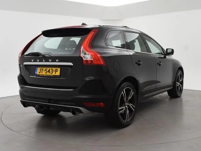 Volvo XC60 2.0 T5 245 PK R-DESIGN + LEDER | PANORAMA | AFN. TREKHAAK | 20 INCH LMV | CAMERA | STOEL/...