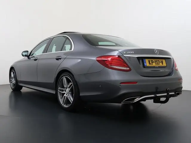 Mercedes-Benz E-klasse 200 Prestige Plus 1e Eigenaar AMG Styling Panoramadak HUD Trekhaak Memory Ada...